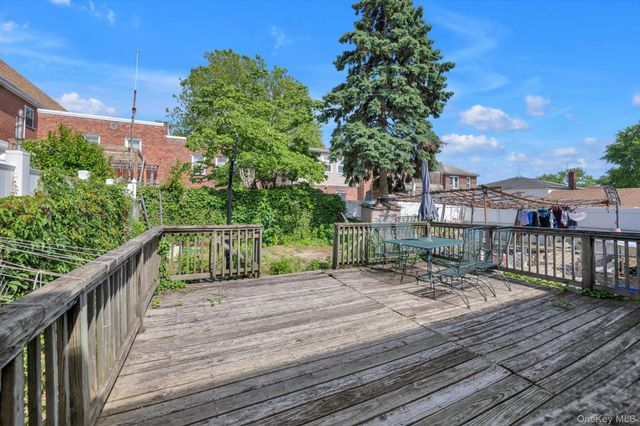 921 127th Street, College Point, NY 11356