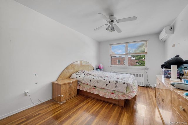 921 127th Street, College Point, NY 11356