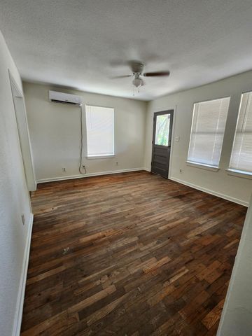 112 1st Avenue N, Texas City, TX 77590