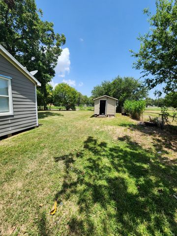 112 1st Avenue N, Texas City, TX 77590