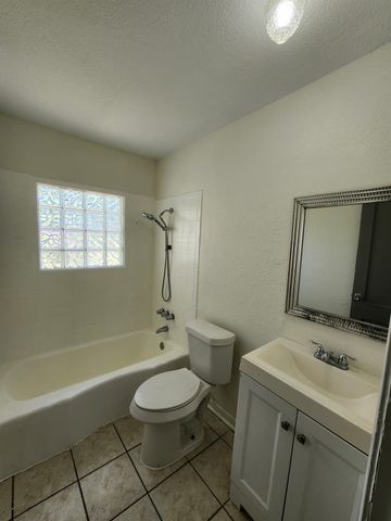 112 1st Avenue N, Texas City, TX 77590
