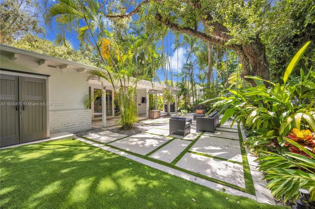 5851 SW 49th St, Miami, FL 33155