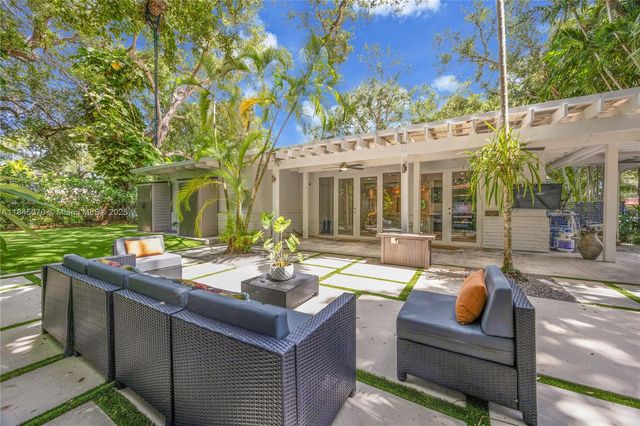 5851 SW 49th St, Miami, FL 33155