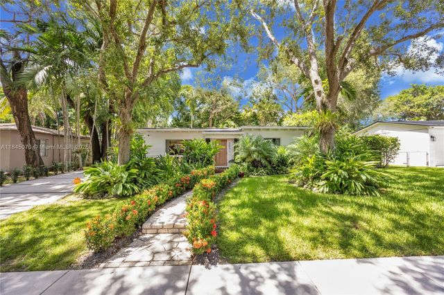 5851 SW 49th St, Miami, FL 33155