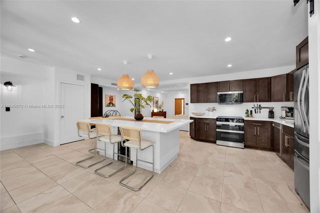 5851 SW 49th St, Miami, FL 33155