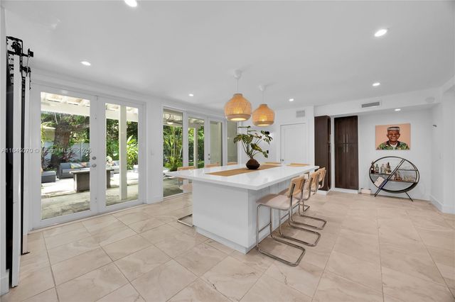 5851 SW 49th St, Miami, FL 33155
