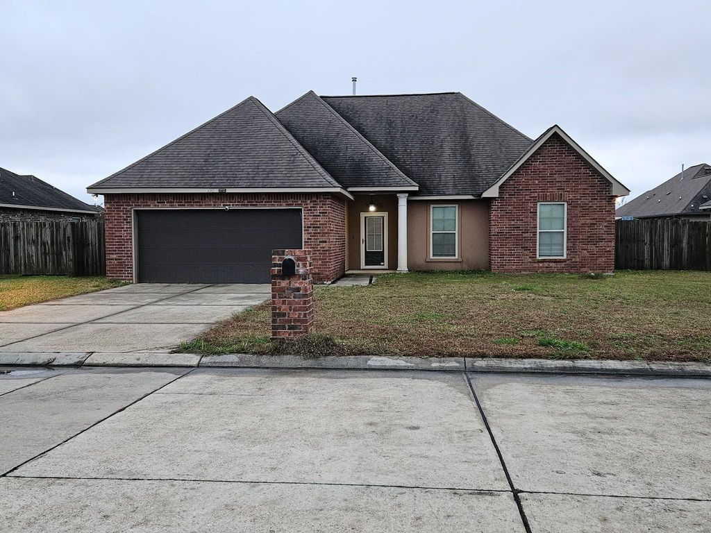 192 Carriage Way, Thibodaux, LA 70301