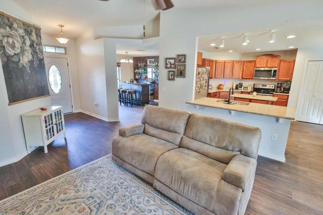 8135 Mercado Street, Navarre, FL 32566