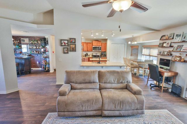 8135 Mercado Street, Navarre, FL 32566