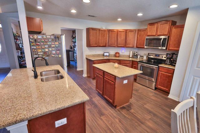 8135 Mercado Street, Navarre, FL 32566