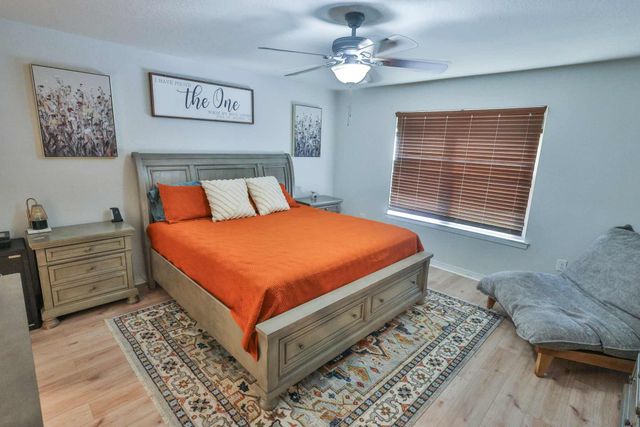 8135 Mercado Street, Navarre, FL 32566