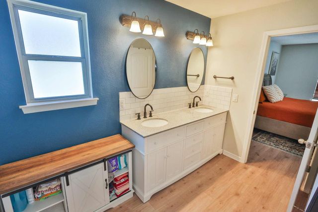 8135 Mercado Street, Navarre, FL 32566