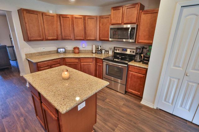 8135 Mercado Street, Navarre, FL 32566