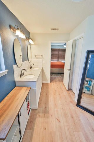 8135 Mercado Street, Navarre, FL 32566