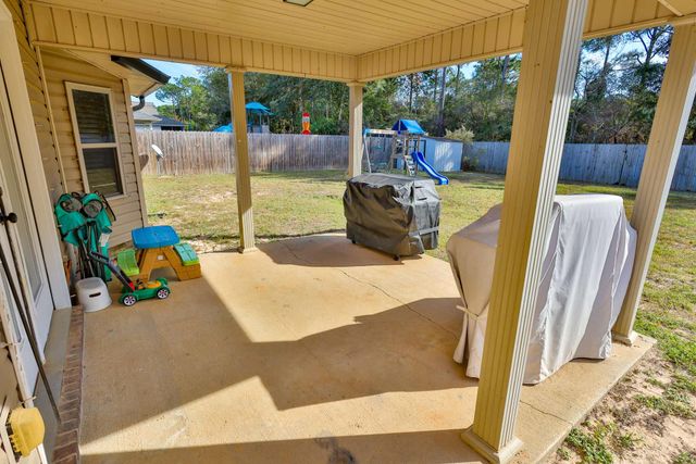 8135 Mercado Street, Navarre, FL 32566