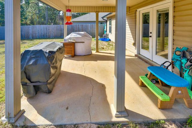 8135 Mercado Street, Navarre, FL 32566