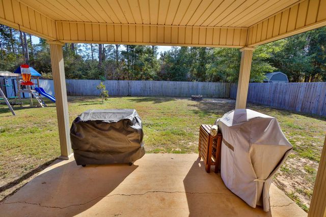 8135 Mercado Street, Navarre, FL 32566