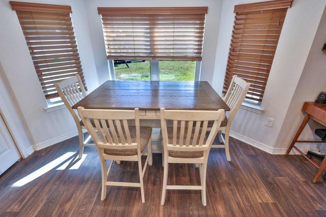 8135 Mercado Street, Navarre, FL 32566