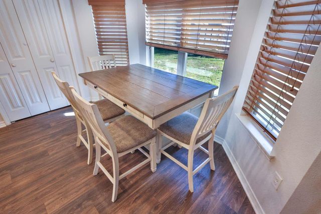 8135 Mercado Street, Navarre, FL 32566