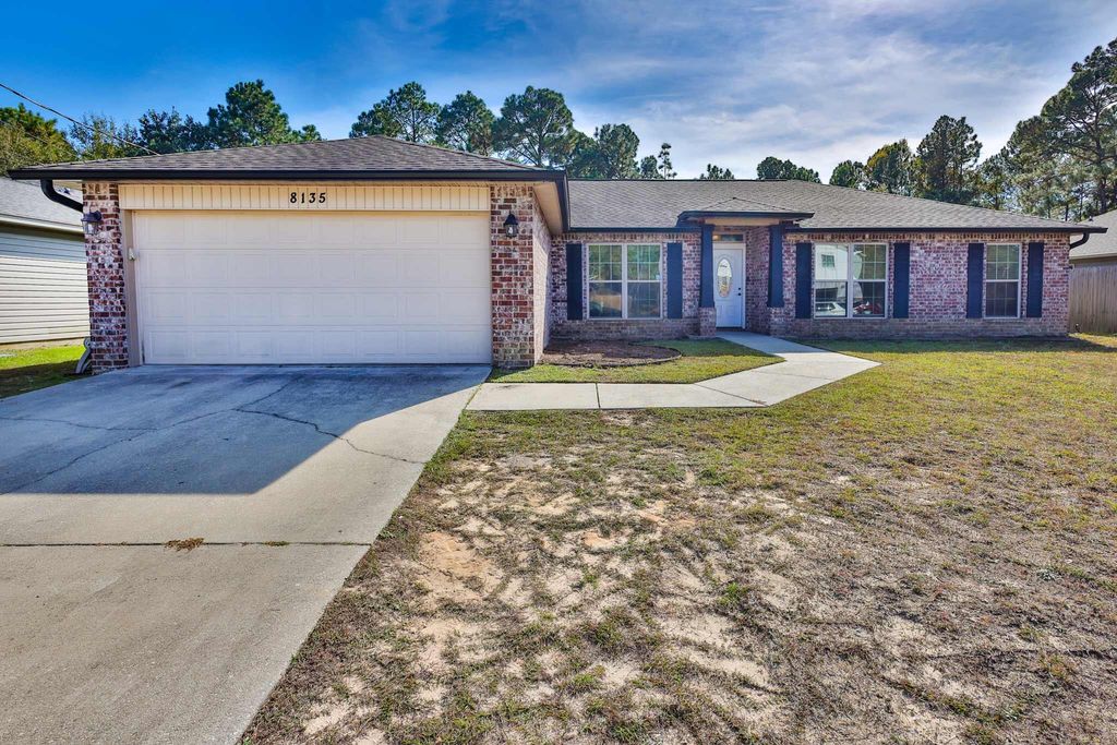 8135 Mercado Street, Navarre, FL 32566