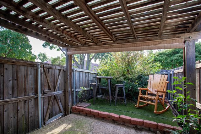 2521 Stanford Court, Carrollton, TX 75006