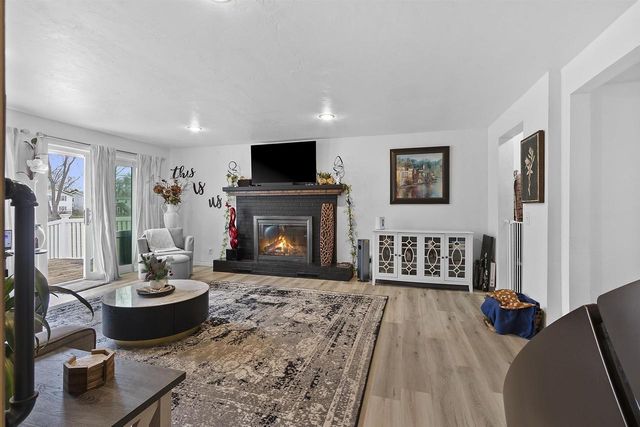 2068 LOST DAUPHIN ROAD, De Pere, WI 54115