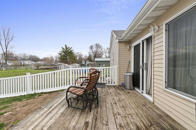 2068 LOST DAUPHIN ROAD, De Pere, WI 54115