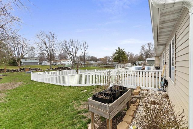 2068 LOST DAUPHIN ROAD, De Pere, WI 54115