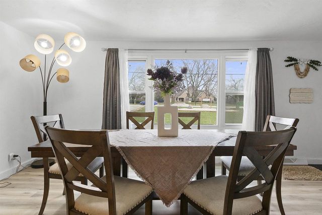 2068 LOST DAUPHIN ROAD, De Pere, WI 54115