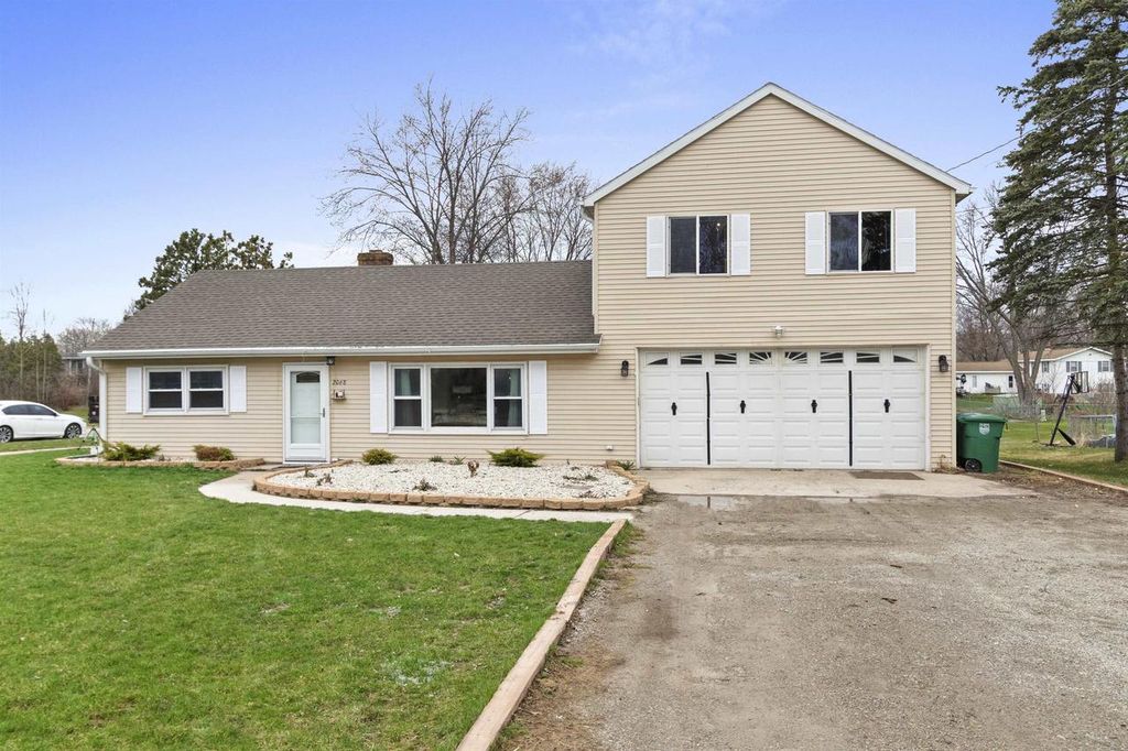 2068 LOST DAUPHIN ROAD, De Pere, WI 54115
