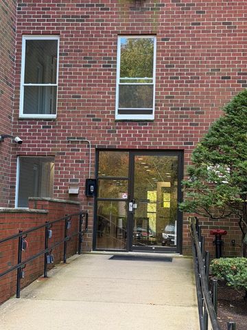 50 Broadlawn 502, Brookline, MA 02467