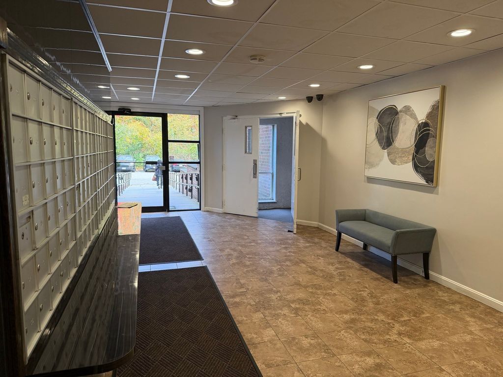50 Broadlawn 502, Brookline, MA 02467
