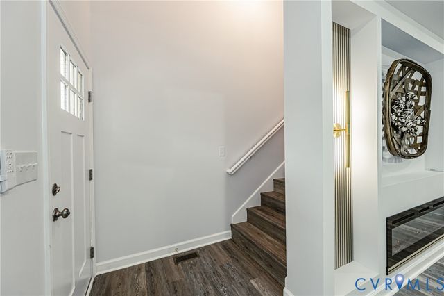 111 St Matthew St, Petersburg, VA 23803