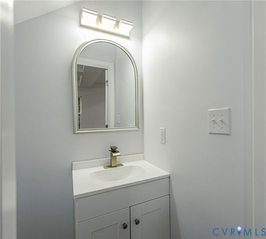 111 St Matthew St, Petersburg, VA 23803