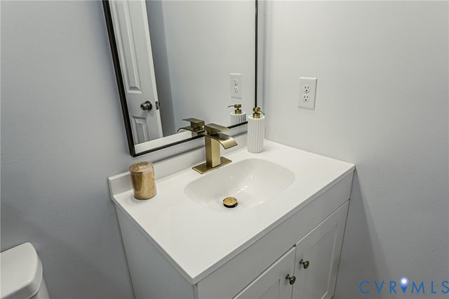 111 St Matthew St, Petersburg, VA 23803
