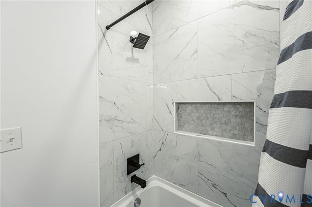 111 St Matthew St, Petersburg, VA 23803