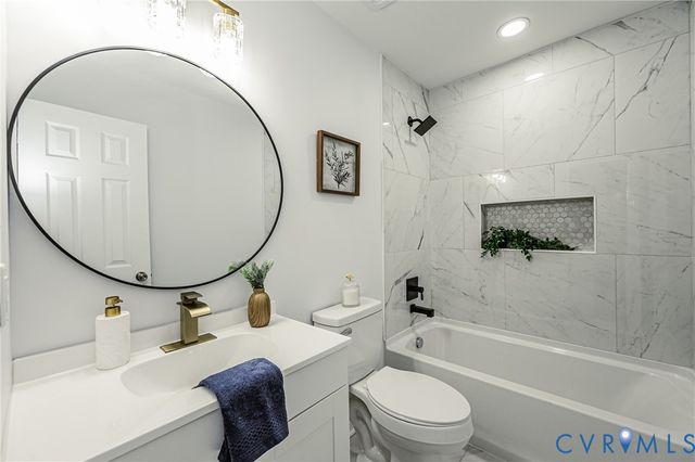 111 St Matthew St, Petersburg, VA 23803