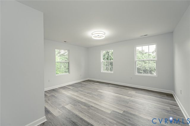 111 St Matthew St, Petersburg, VA 23803
