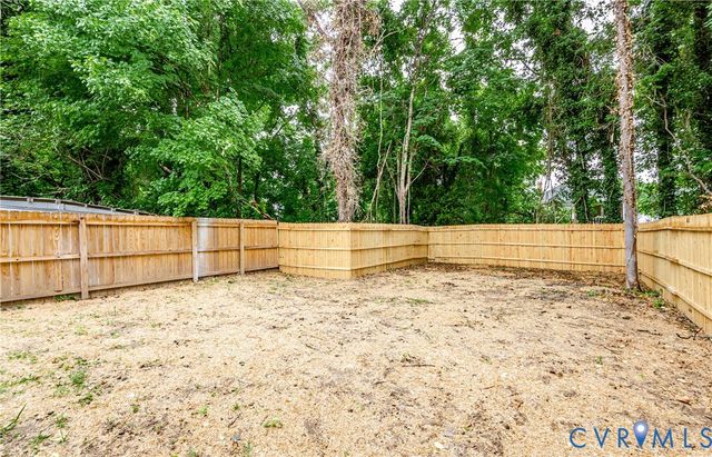 111 St Matthew St, Petersburg, VA 23803