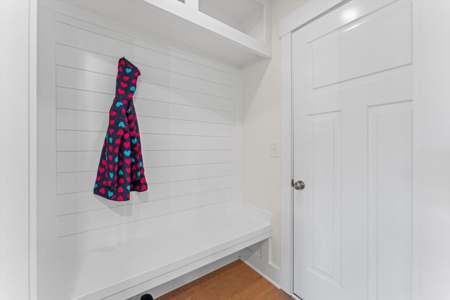 931 Bankside Dr, Clarksville, TN 37043