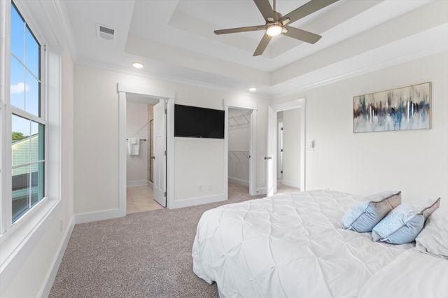 931 Bankside Dr, Clarksville, TN 37043