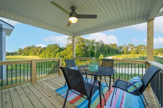 931 Bankside Dr, Clarksville, TN 37043