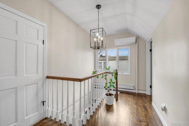 39 Corwin Avenue, New Hyde Park, NY 11040