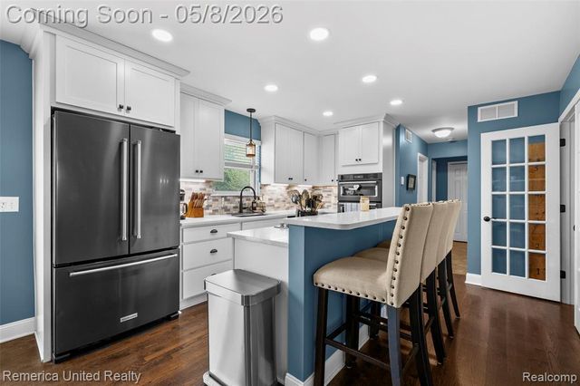 2558 Clivedon Road, Howell, MI 48843