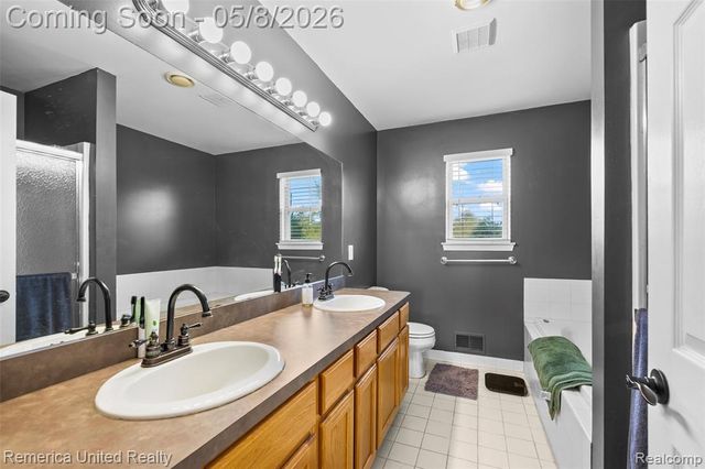 2558 Clivedon Road, Howell, MI 48843
