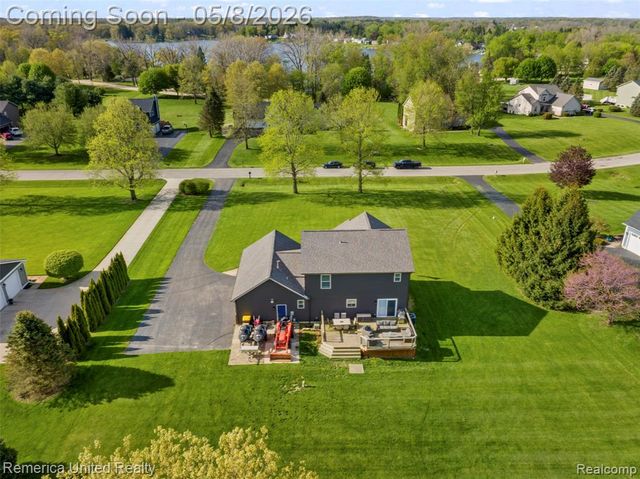2558 Clivedon Road, Howell, MI 48843