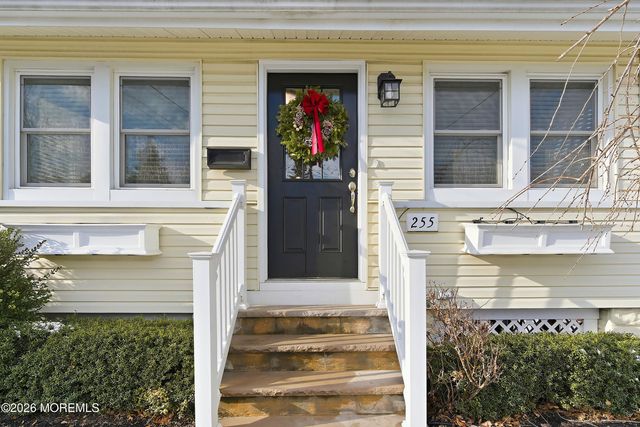 255 3rd Street, Fair Haven, NJ 07704