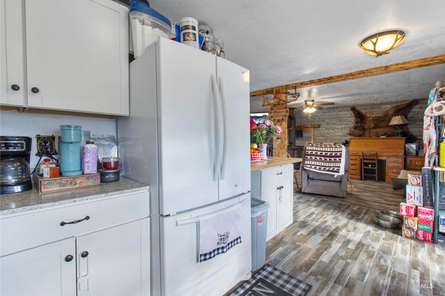 636 Main St N, Hansen, ID 83334