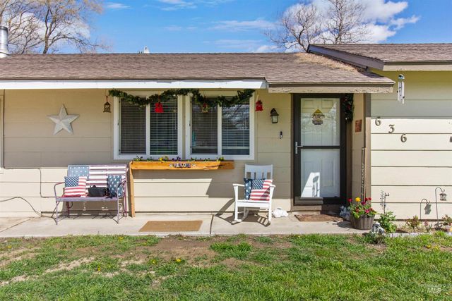 636 Main St N, Hansen, ID 83334