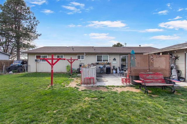 636 Main St N, Hansen, ID 83334